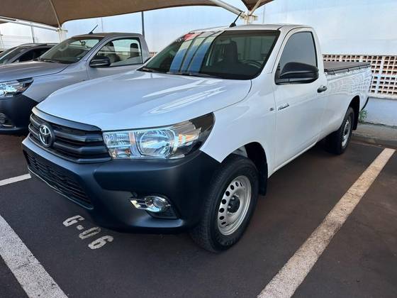 TOYOTA HILUX 2.8 D-4D TURBO DIESEL CHASSI 4X4 AUTOMÁTICO